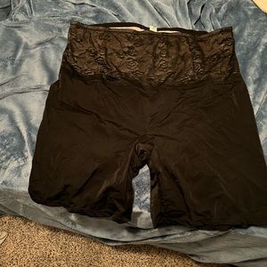 NWT Torrid size 5 shapewear